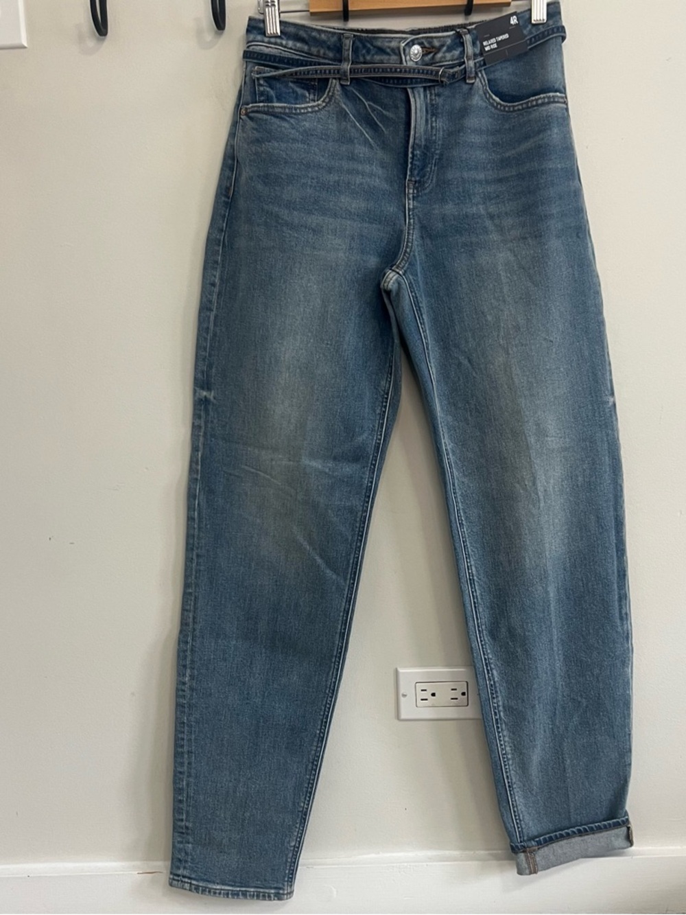 NWT Express Relaxed Tapered Mid Rise Jeans Elevated Belted Spring 90s Denim